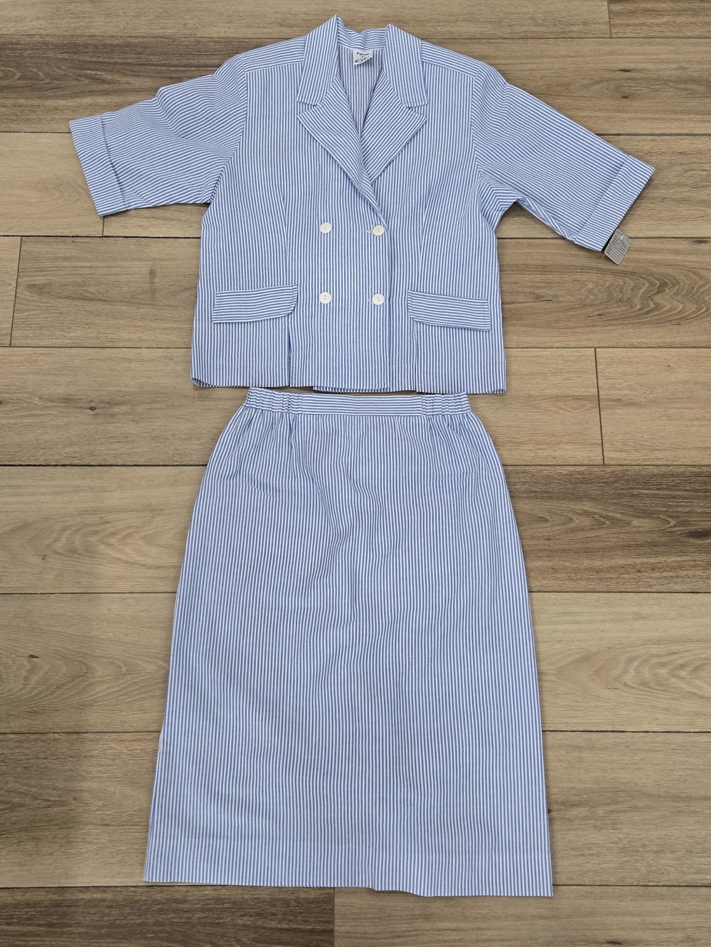 VTG 80s Petites by Willi Seersucker Skirt Suit Set Blue White Striped Size 8 USA
